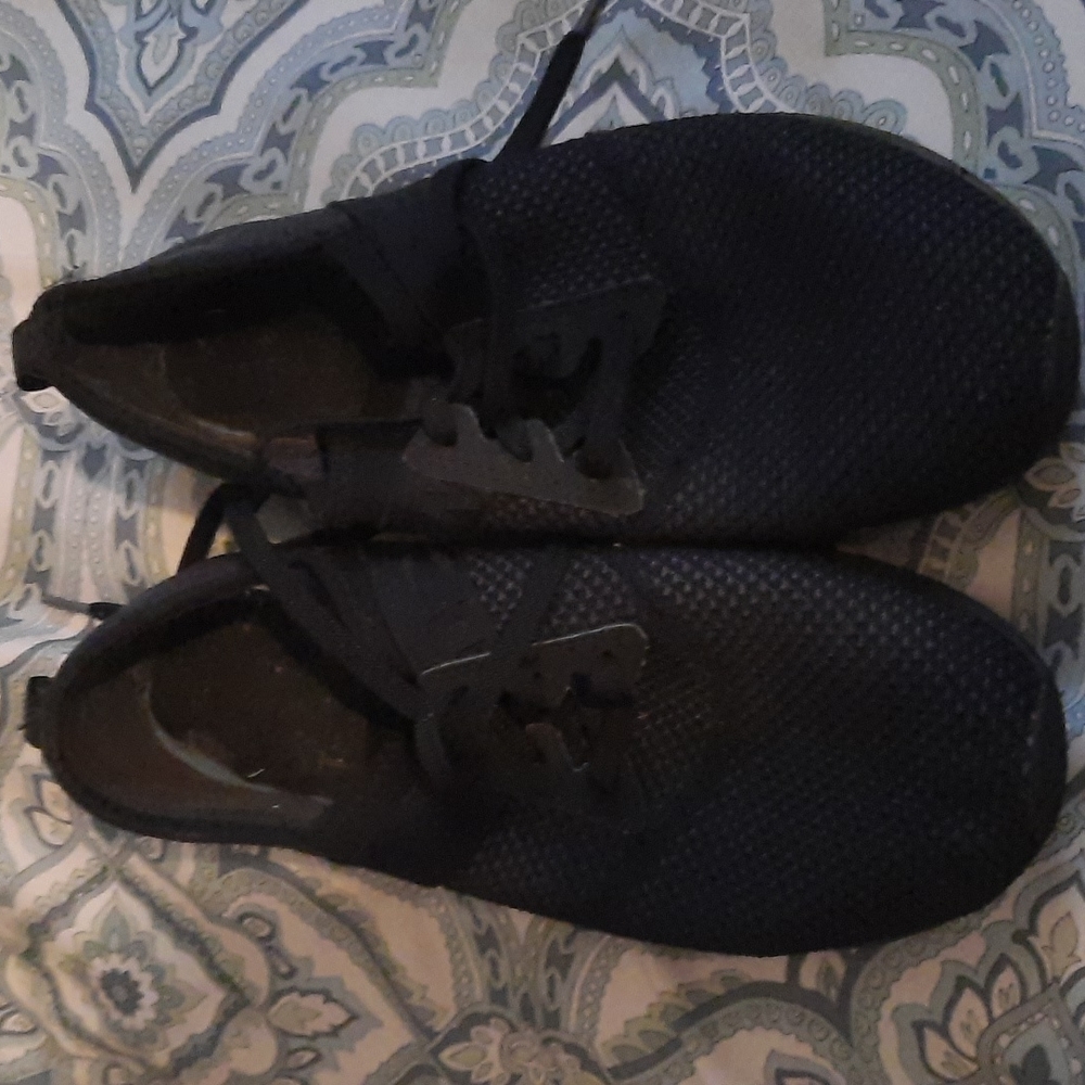 Womens New Balance Size 9